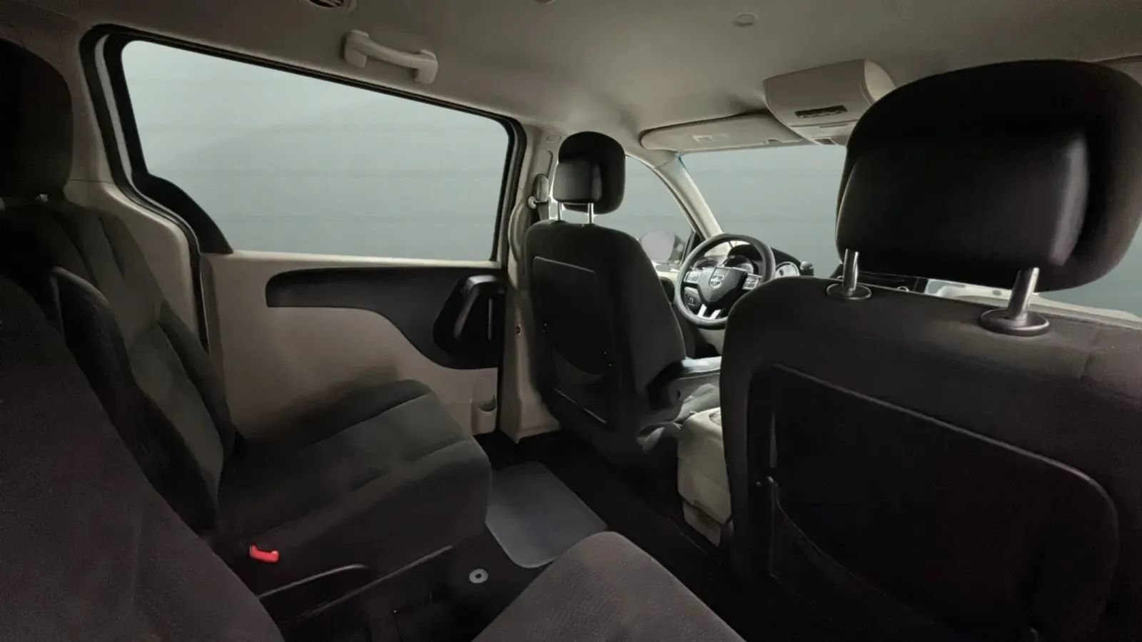 Used 2015 Dodge Grand Caravan SXT FWD image 23