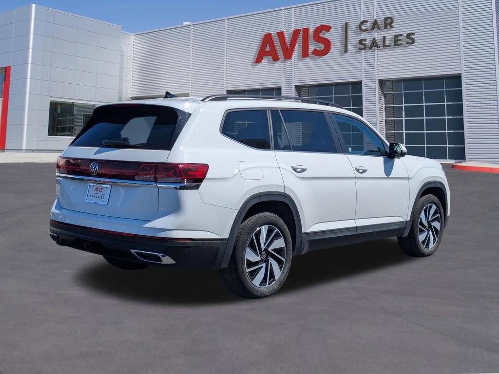 Used 2025 Volkswagen Atlas SE FWD image 3