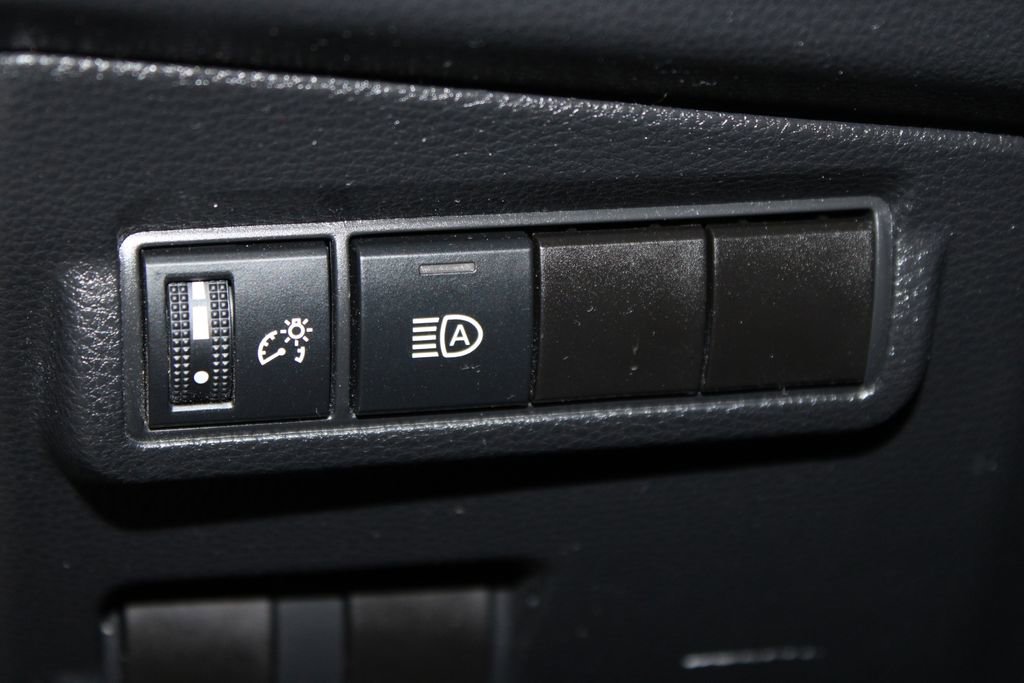 Used 2023 Toyota Corolla Cross LE FWD image 10