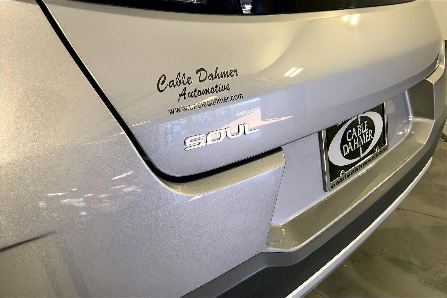 Used 2025 Kia Soul LX w/ LX Technology Package image 8
