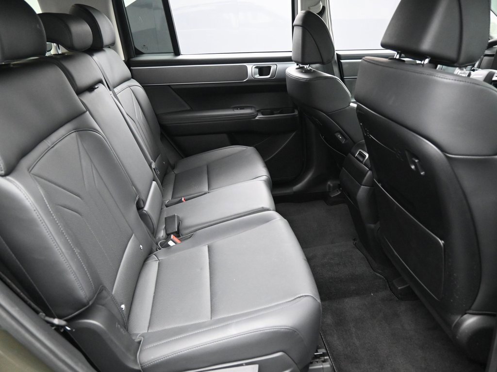 Used 2025 Hyundai Santa Fe SEL w/ Tow & Go Package image 29