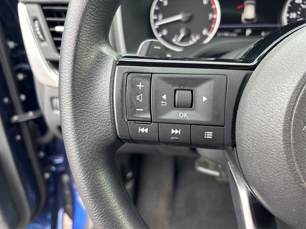 Used 2023 Nissan Rogue SV image 26