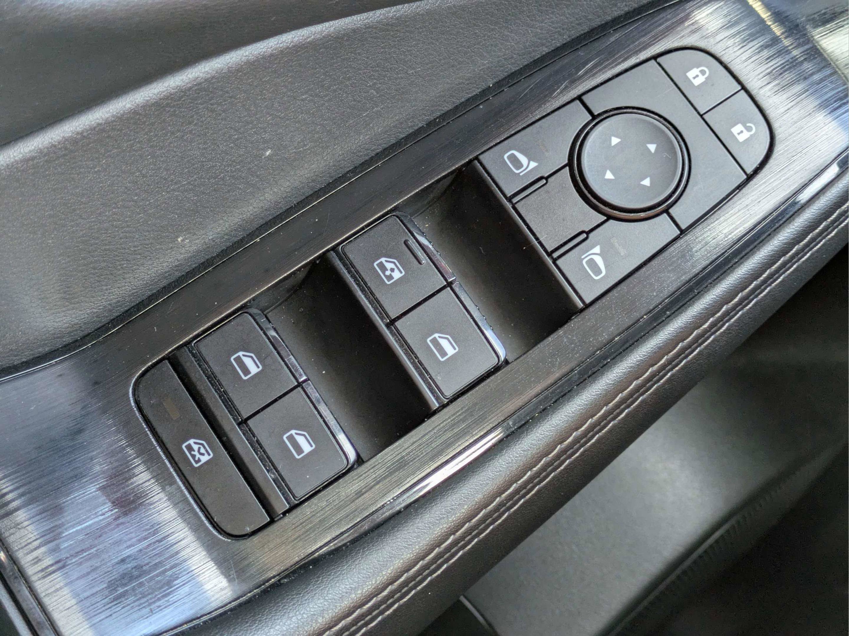 Used 2024 Nissan Rogue SV FWD image 22
