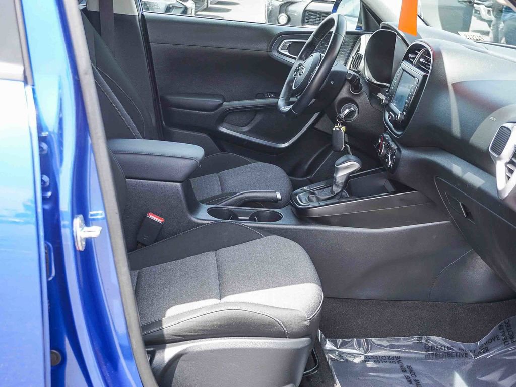 Used 2021 Kia Soul GT-Line FWD image 12