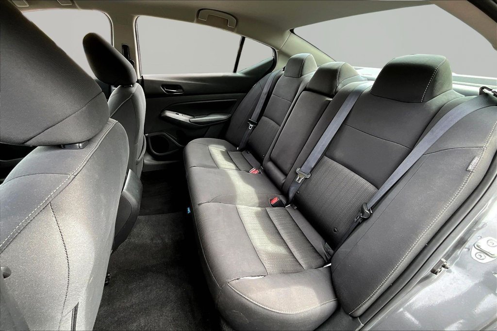 Used 2025 Nissan Altima 2.5 SV FWD image 23