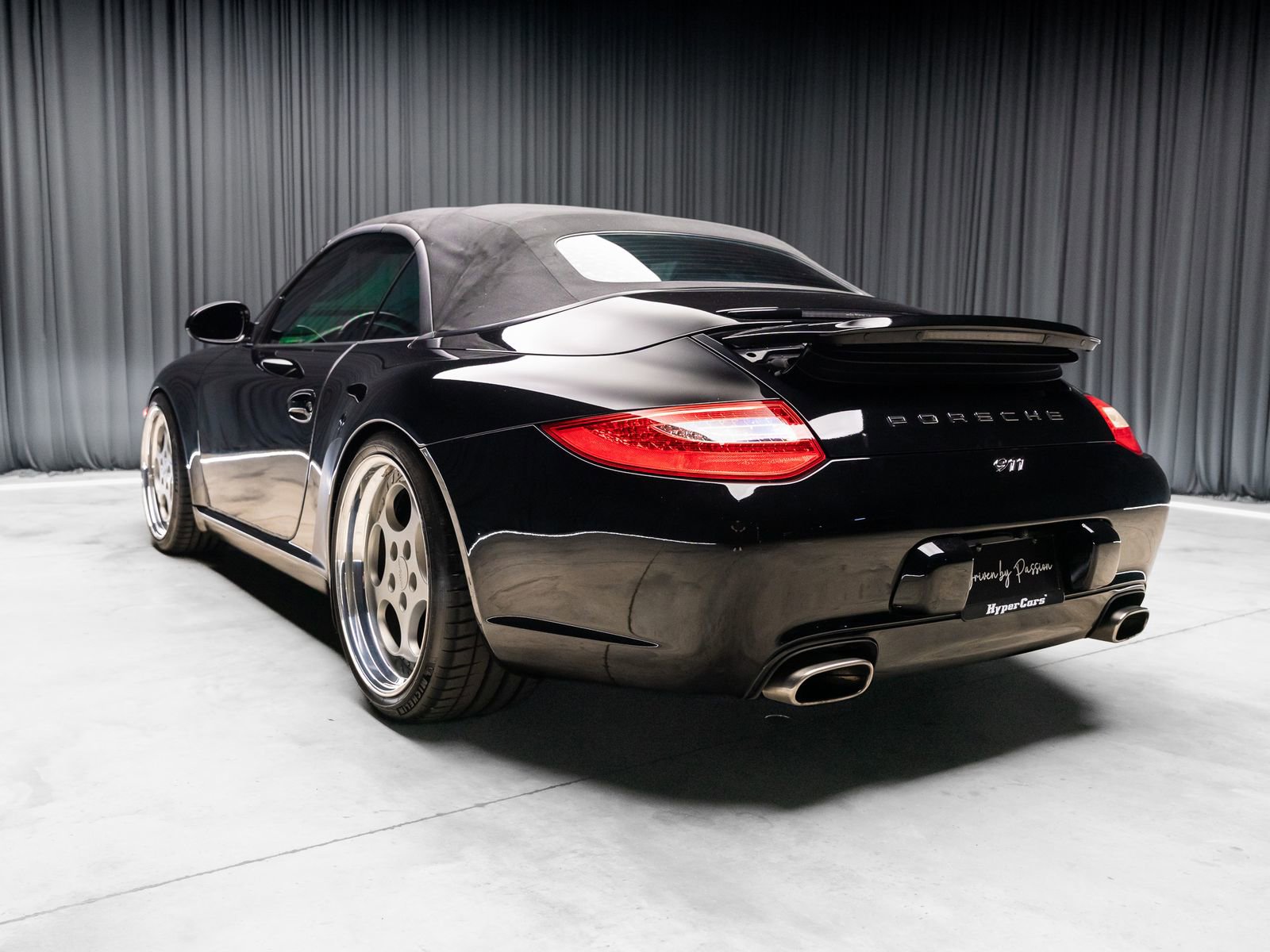 Used 2009 Porsche 911 Cabriolet image 4
