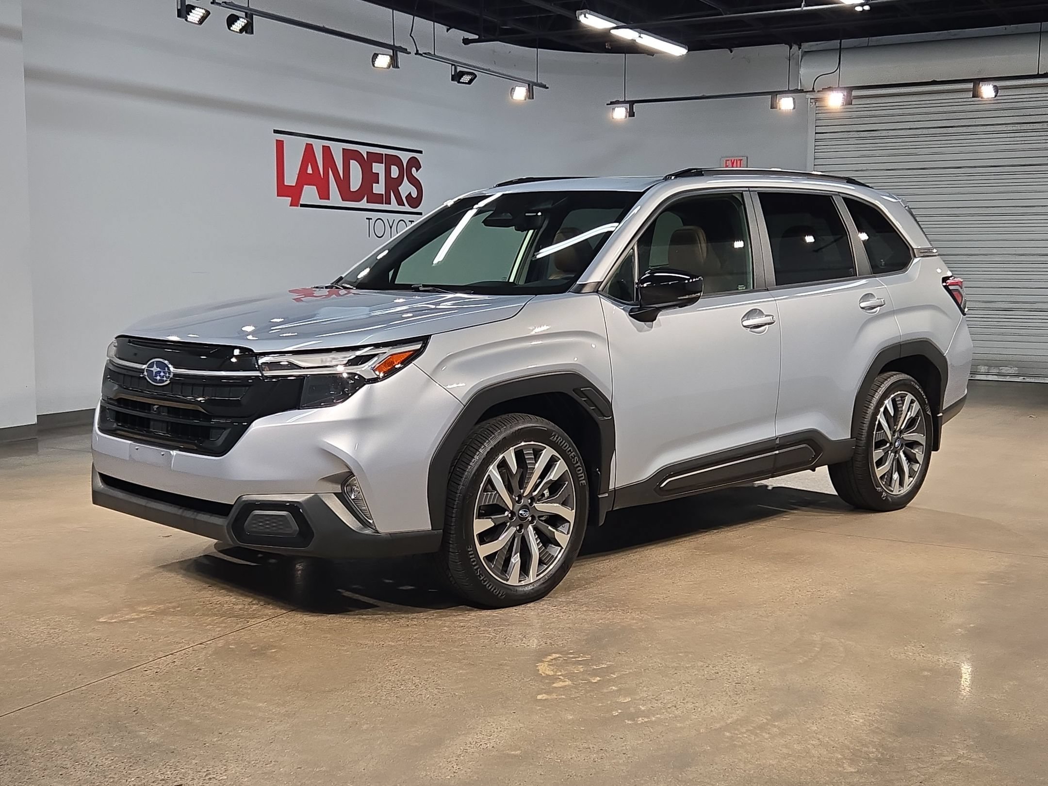 Used 2025 Subaru Forester Touring AWD/4WD image 3