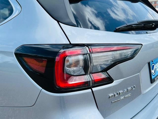 Used 2025 Subaru Outback Limited AWD/4WD image 7