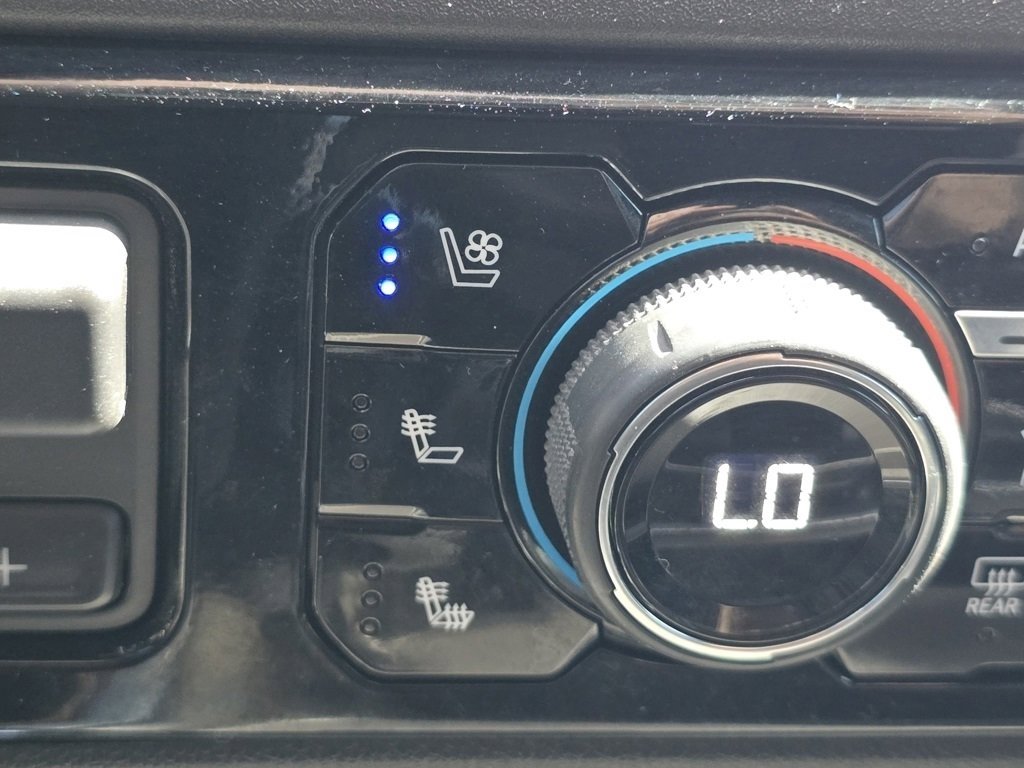 Used 2024 Chevrolet Silverado 3500 High Country image 14