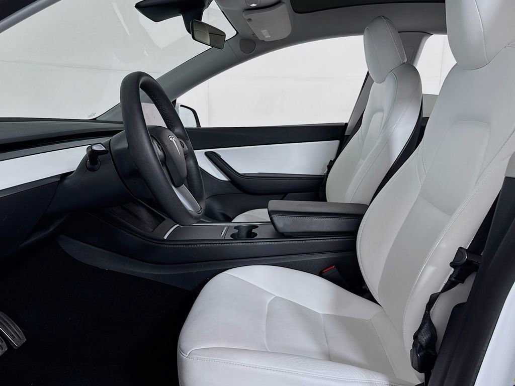 Used 2021 Tesla Model Y Long Range image 28