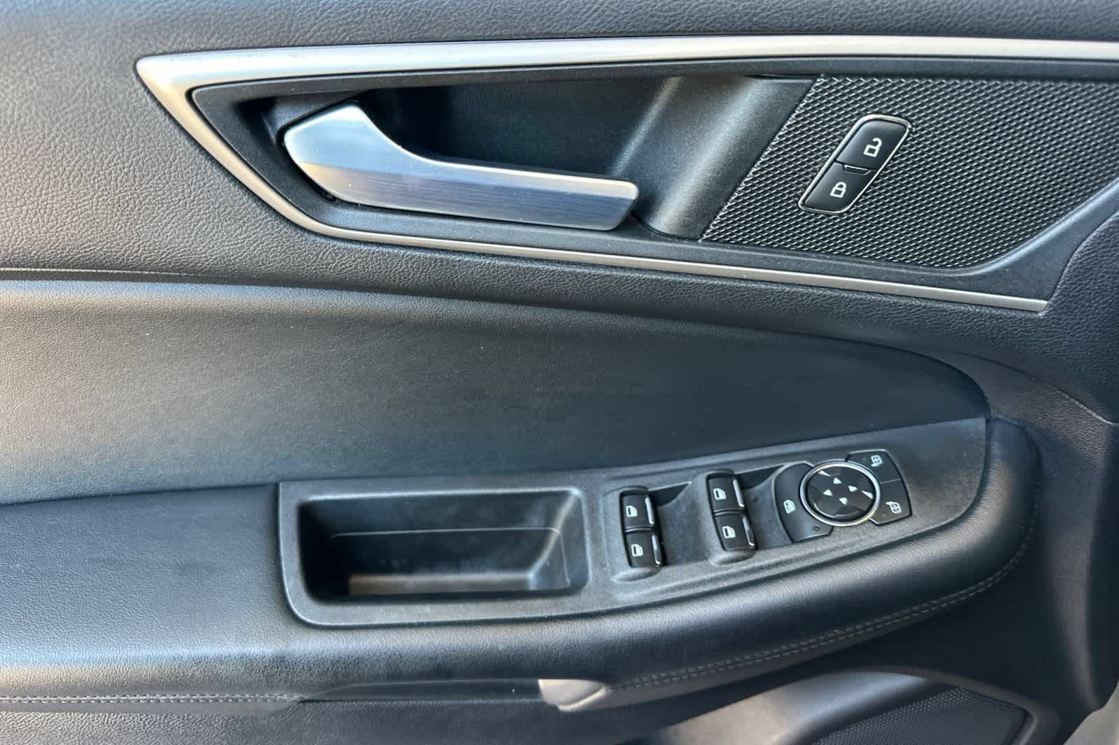 Used 2022 Ford Edge SEL AWD/4WD image 13