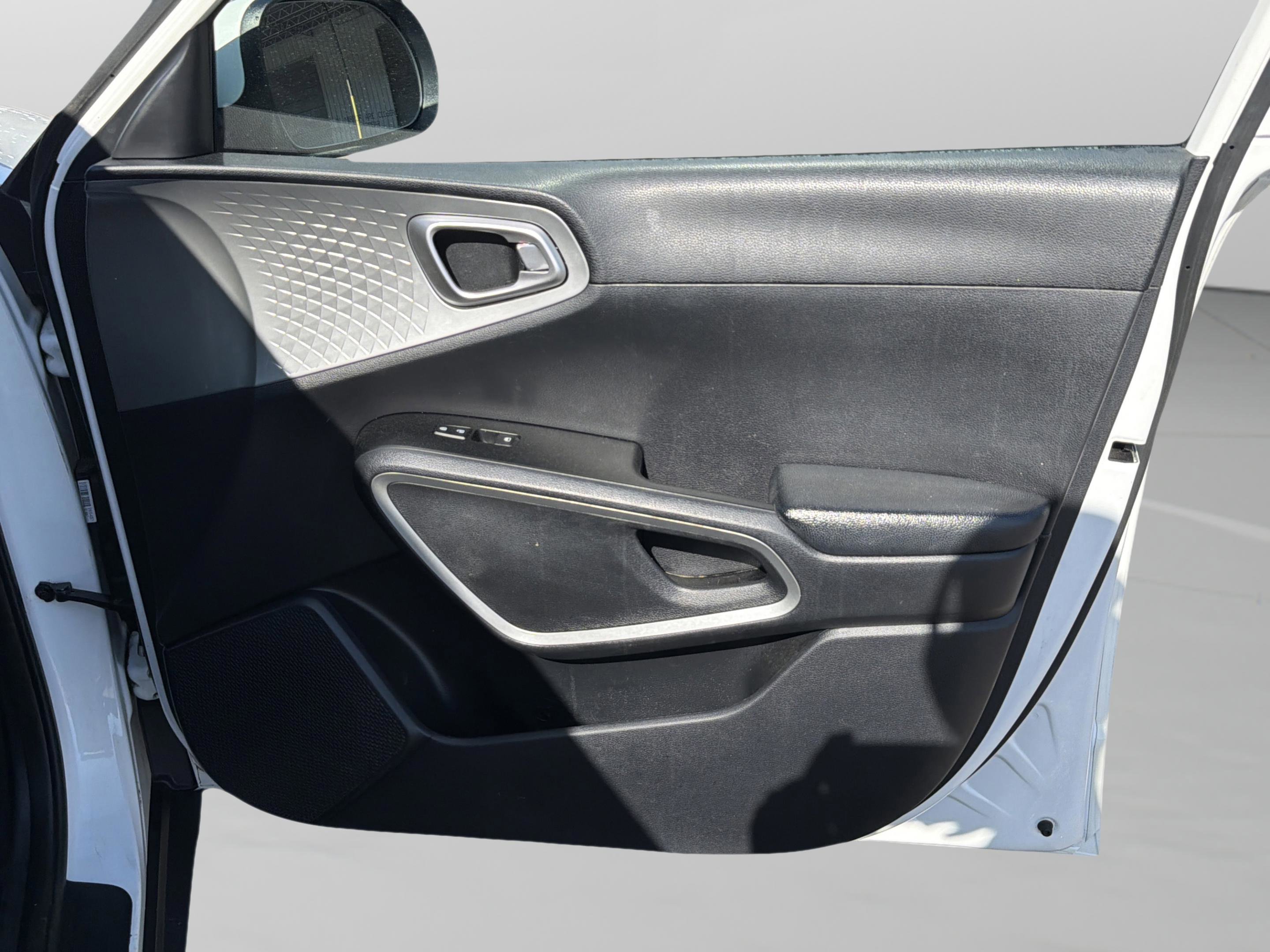 Used 2021 Kia Soul LX image 40