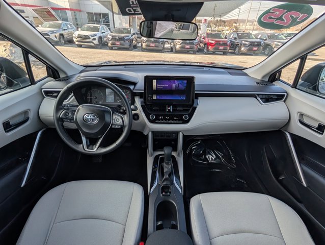 Used 2025 Toyota Corolla Cross LE image 18