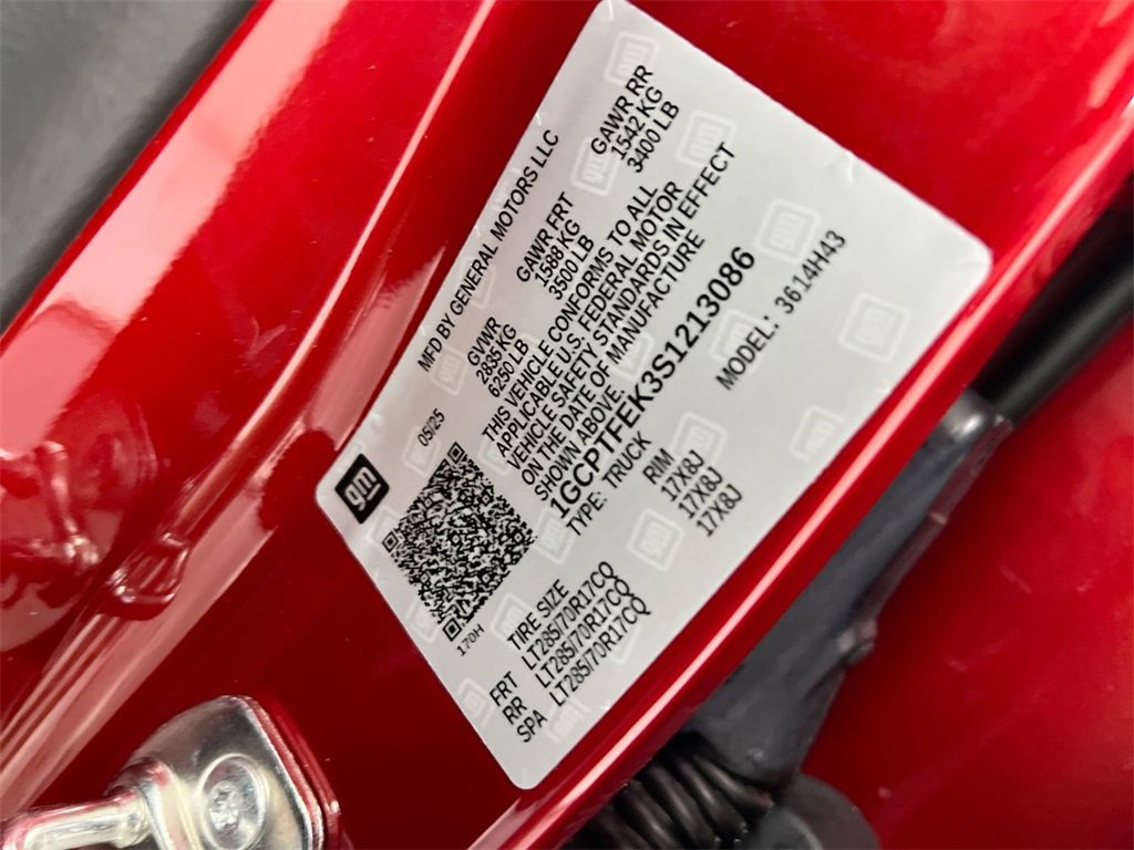 Used 2025 Chevrolet Colorado ZR2 w/ Technology Package image 29