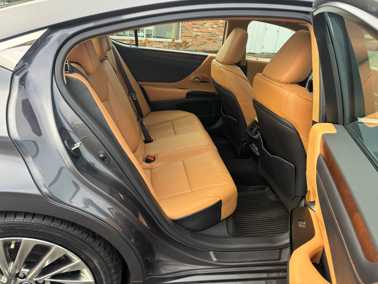 Used 2023 Lexus ES 350 w/ Accessory Package (Z1) image 12