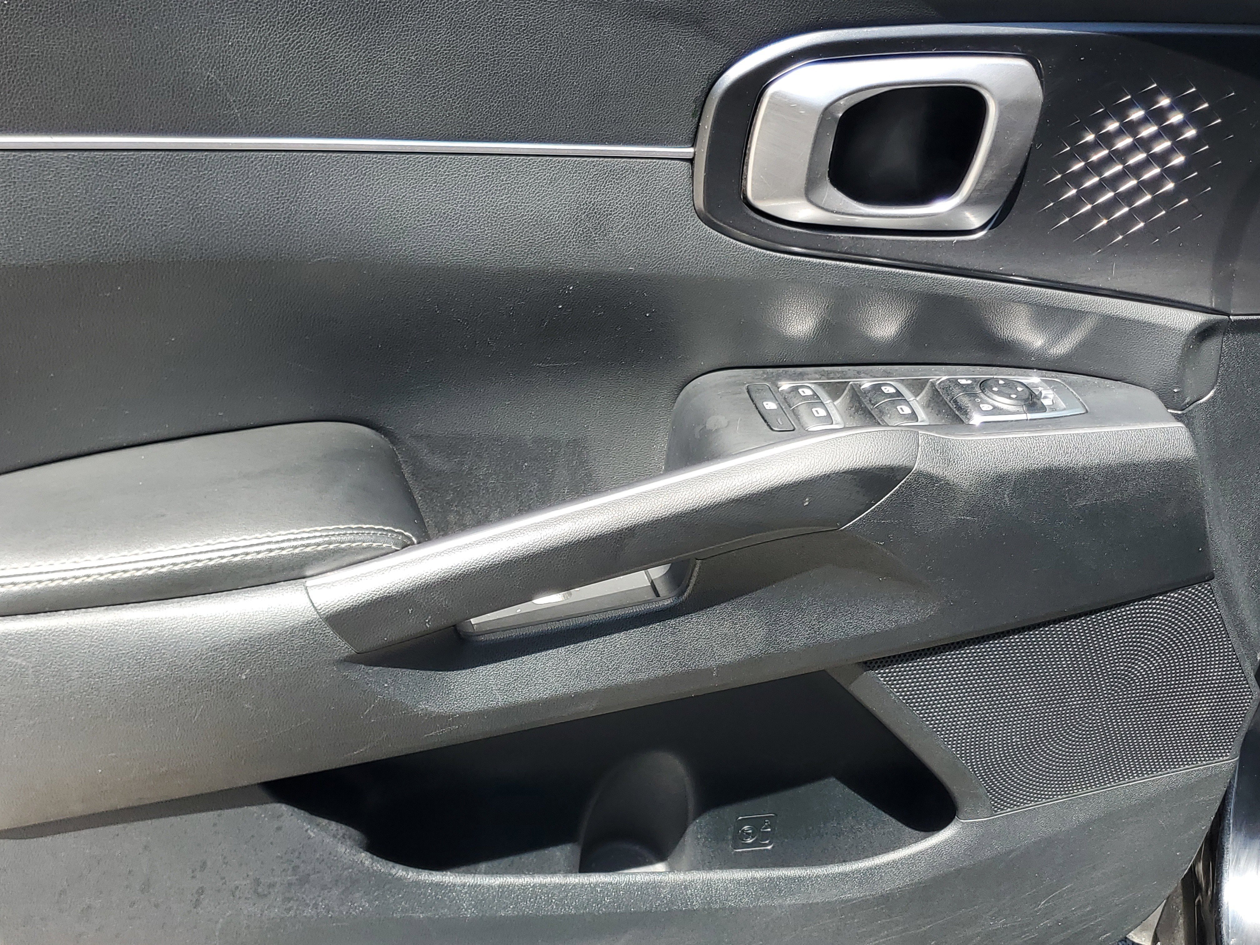 Used 2022 Kia Sorento LX image 19