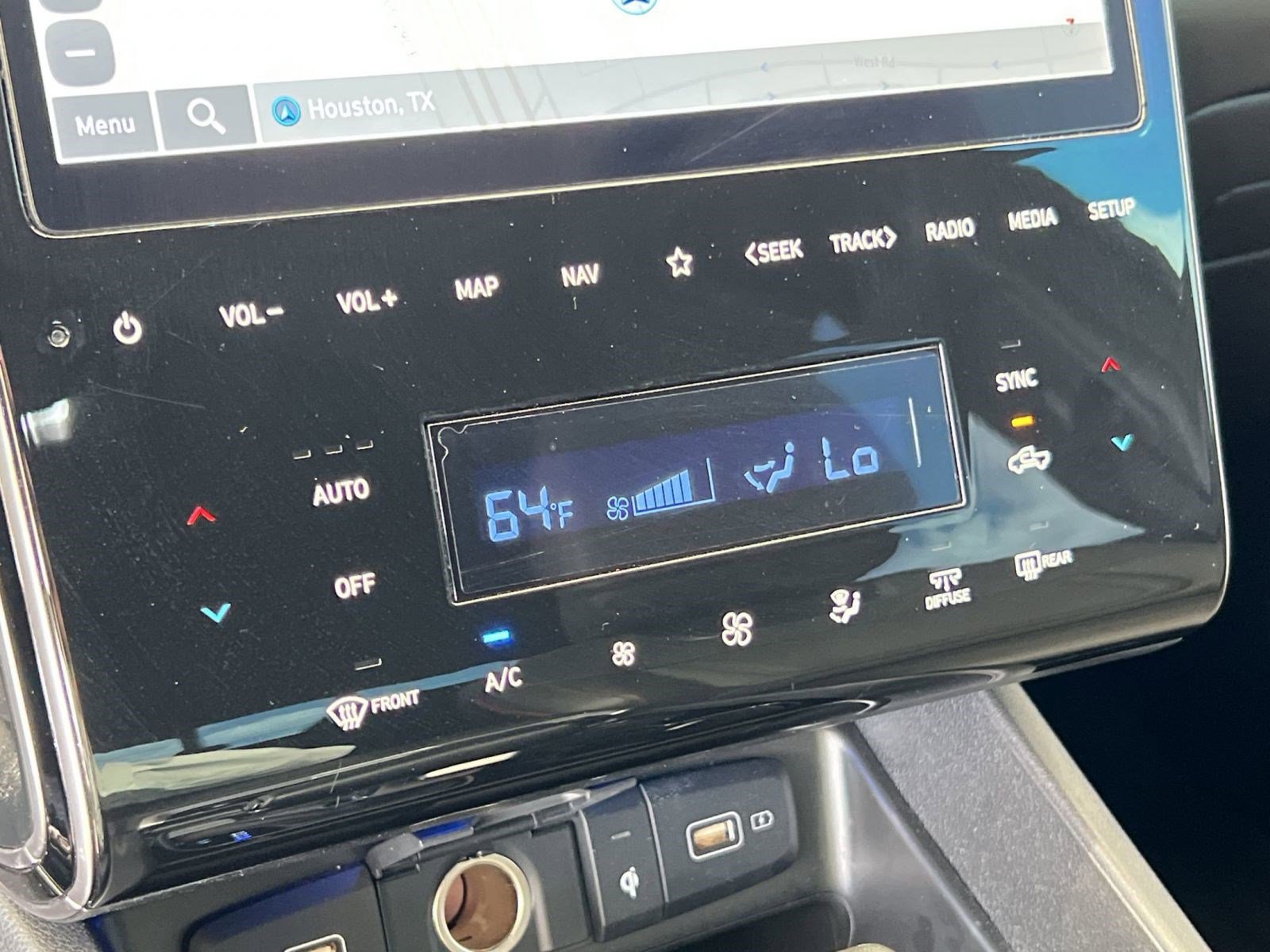 Used 2024 Hyundai Santa Cruz Limited AWD/4WD image 26