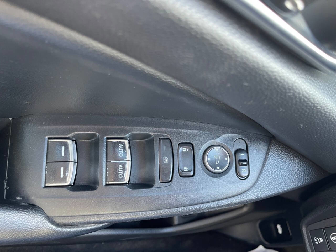 Used 2018 Honda Accord EX image 14