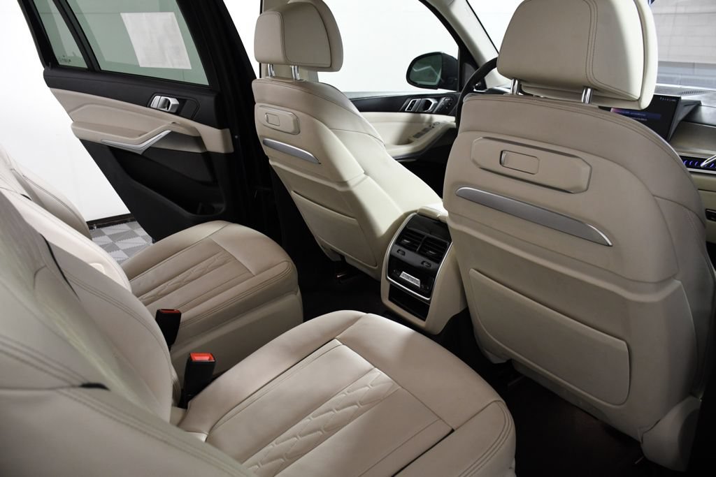 Used 2023 BMW X7 xDrive40i w/ Executive Package AWD/4WD image 22