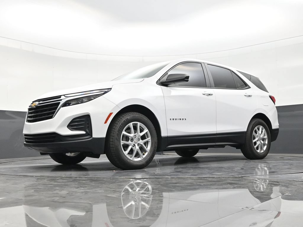 Used 2024 Chevrolet Equinox LS FWD image 17