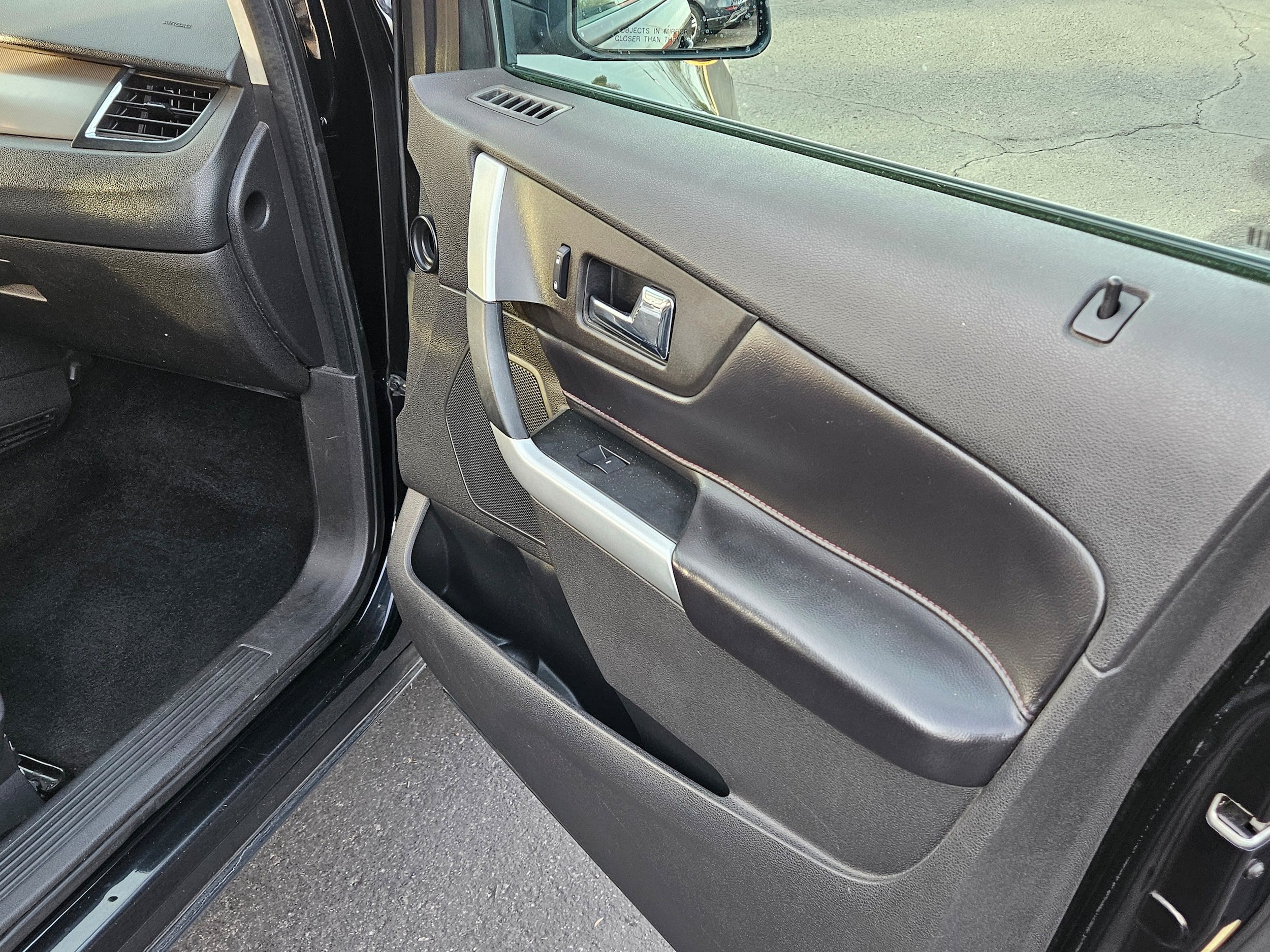 Used 2013 Ford Edge SEL FWD image 23