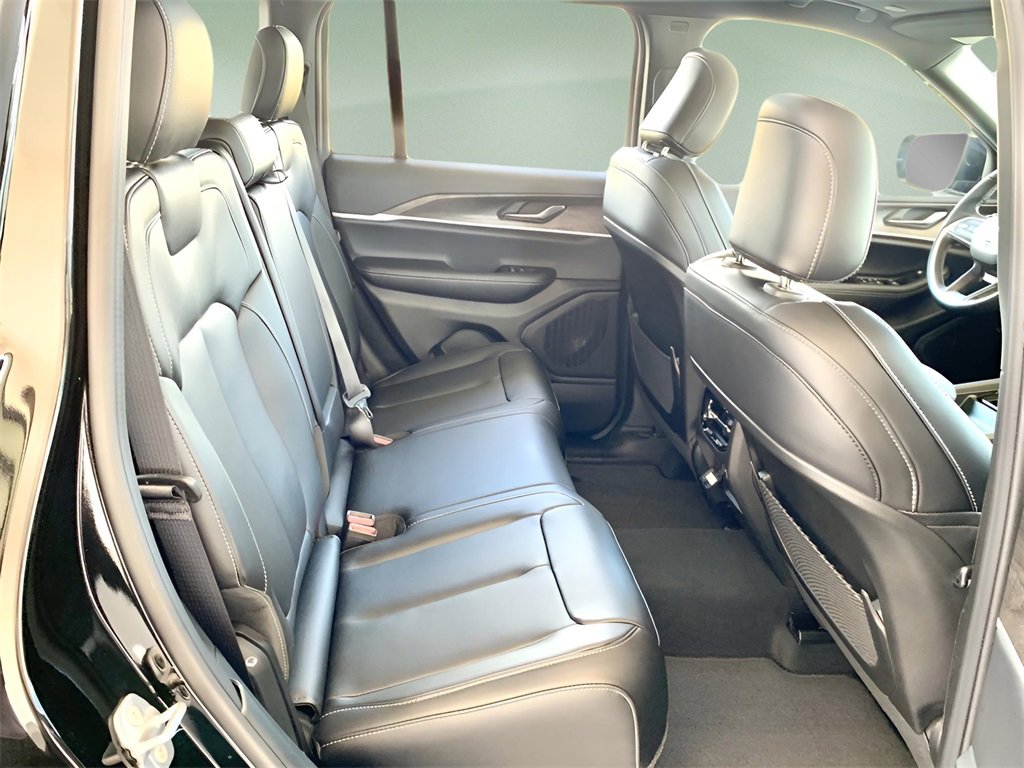 New 2025 Jeep Grand Cherokee Limited w/ Trailer Tow Package image 28