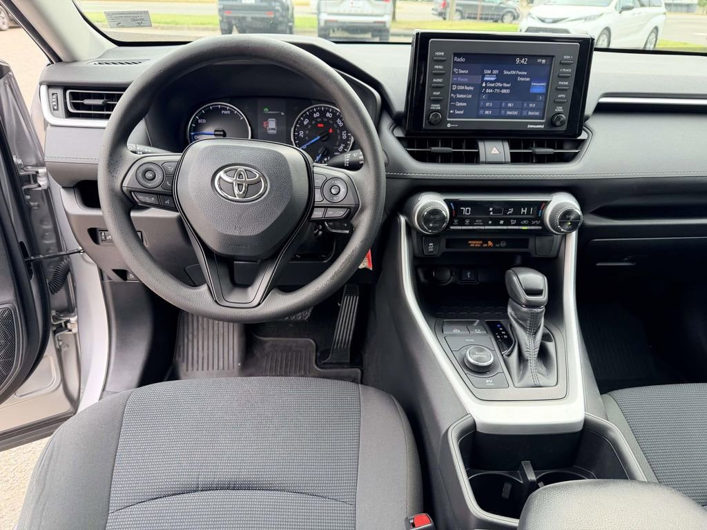 Certified 2022 Toyota RAV4 LE AWD/4WD image 2