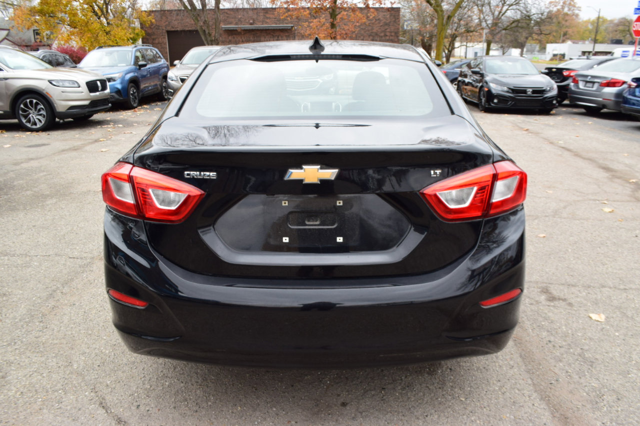 Used 2019 Chevrolet Cruze LT image 7