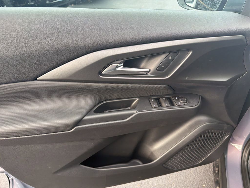 New 2026 Chevrolet Equinox EV LT image 19