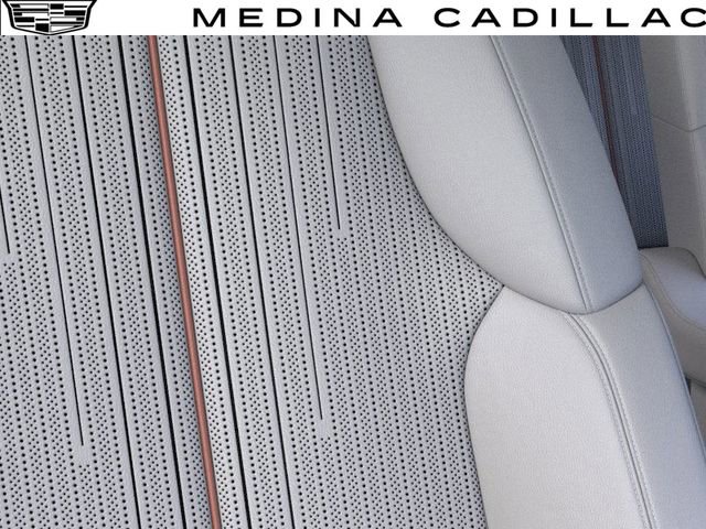 New 2026 Cadillac Vistiq Luxury w/ LPO, Floor Liner Package AWD/4WD image 22