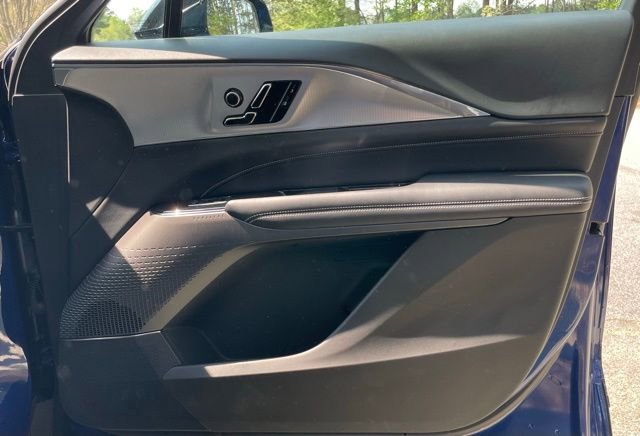 Used 2024 Cadillac Lyriq Tech image 19