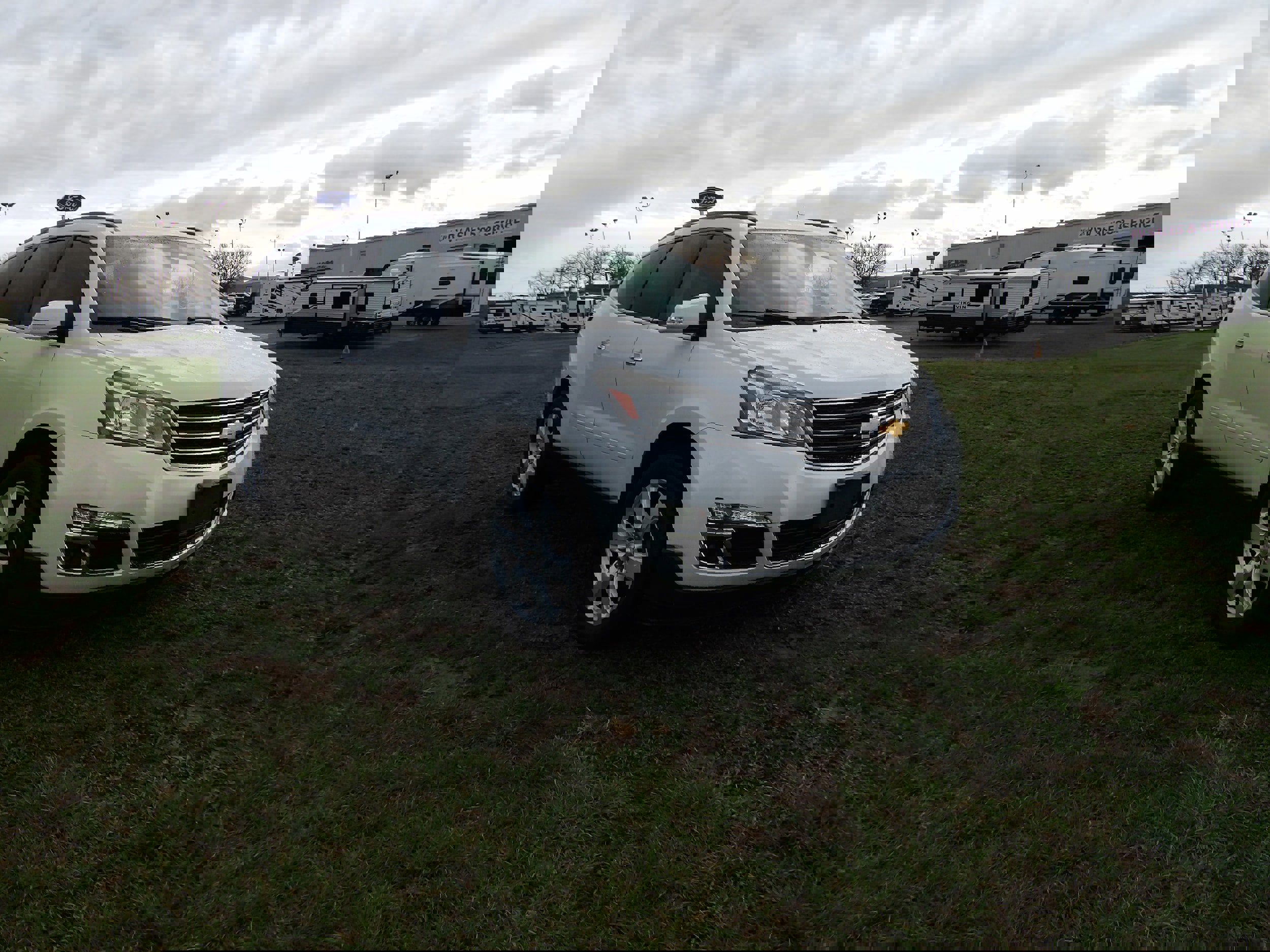 Used 2017 Chevrolet Traverse LT w/ Style and Technology Package image 4