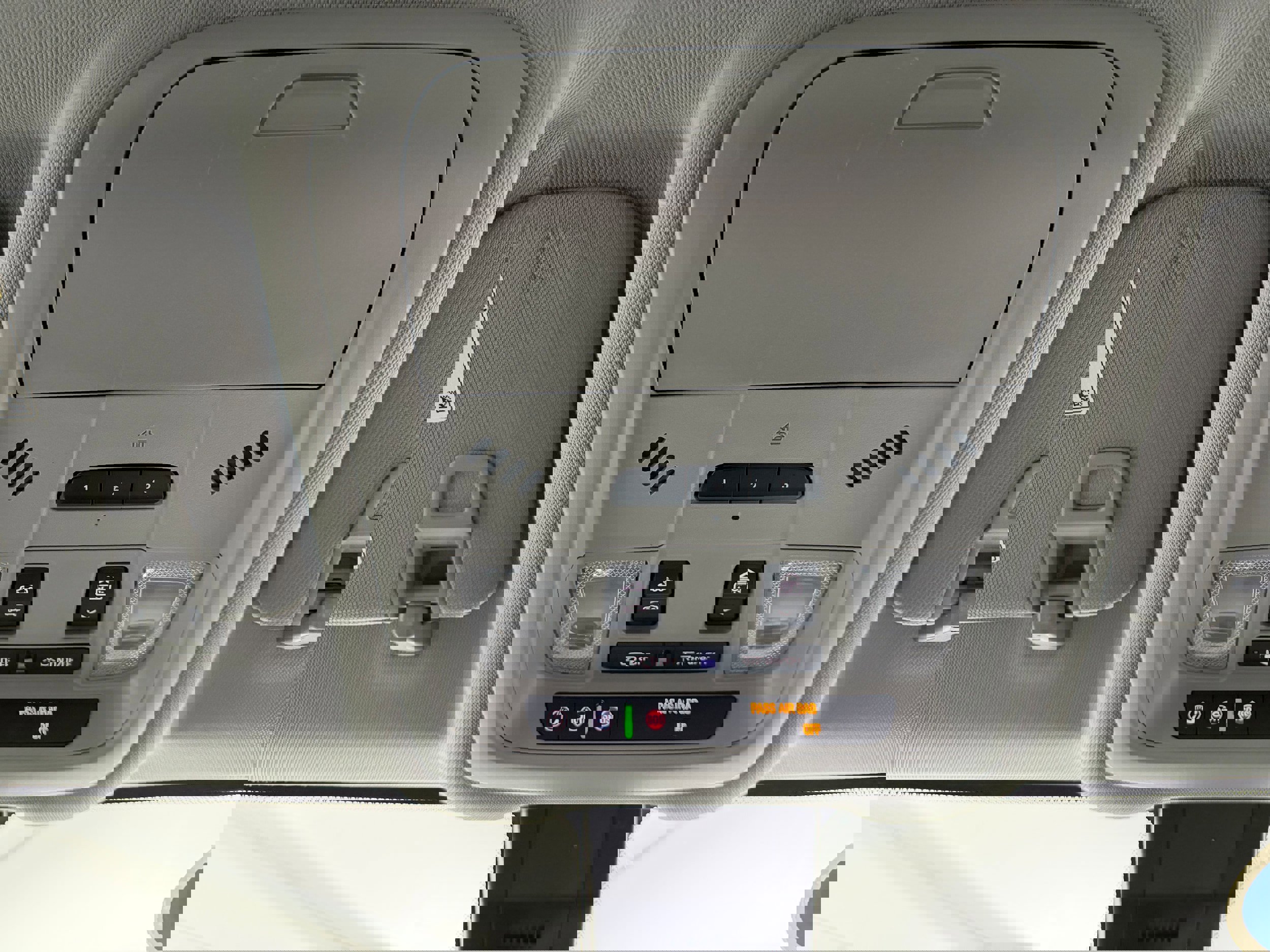 Used 2019 Chevrolet Equinox Premier image 19