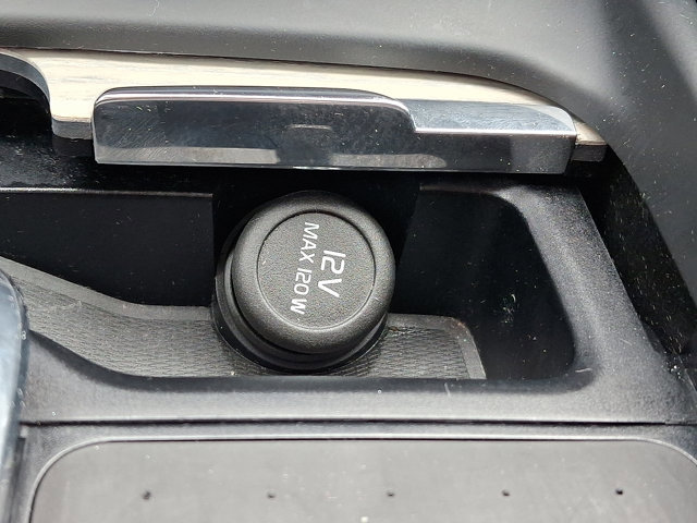 Used 2022 Volvo XC60 B5 Inscription w/ Climate Package image 27