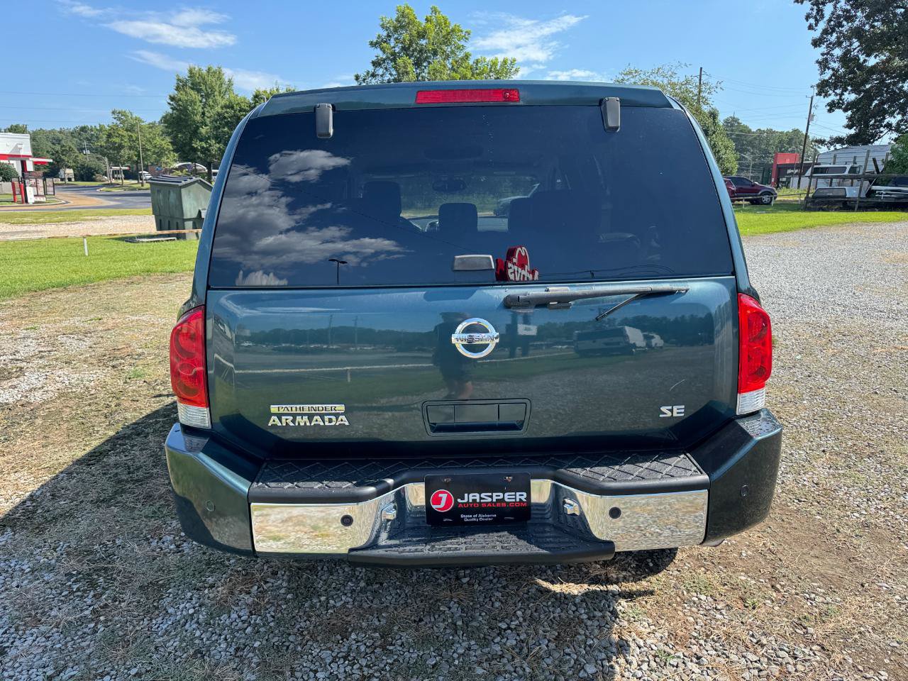 Used 2004 Nissan Armada SE Off-Road RWD image 4