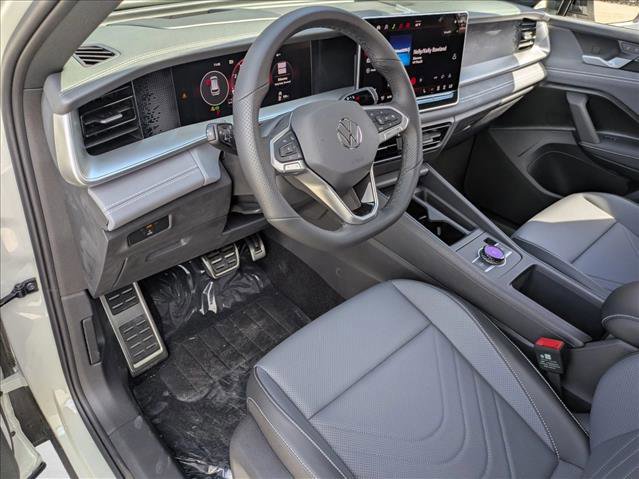 New 2026 Volkswagen Tiguan SE R-Line FWD image 3