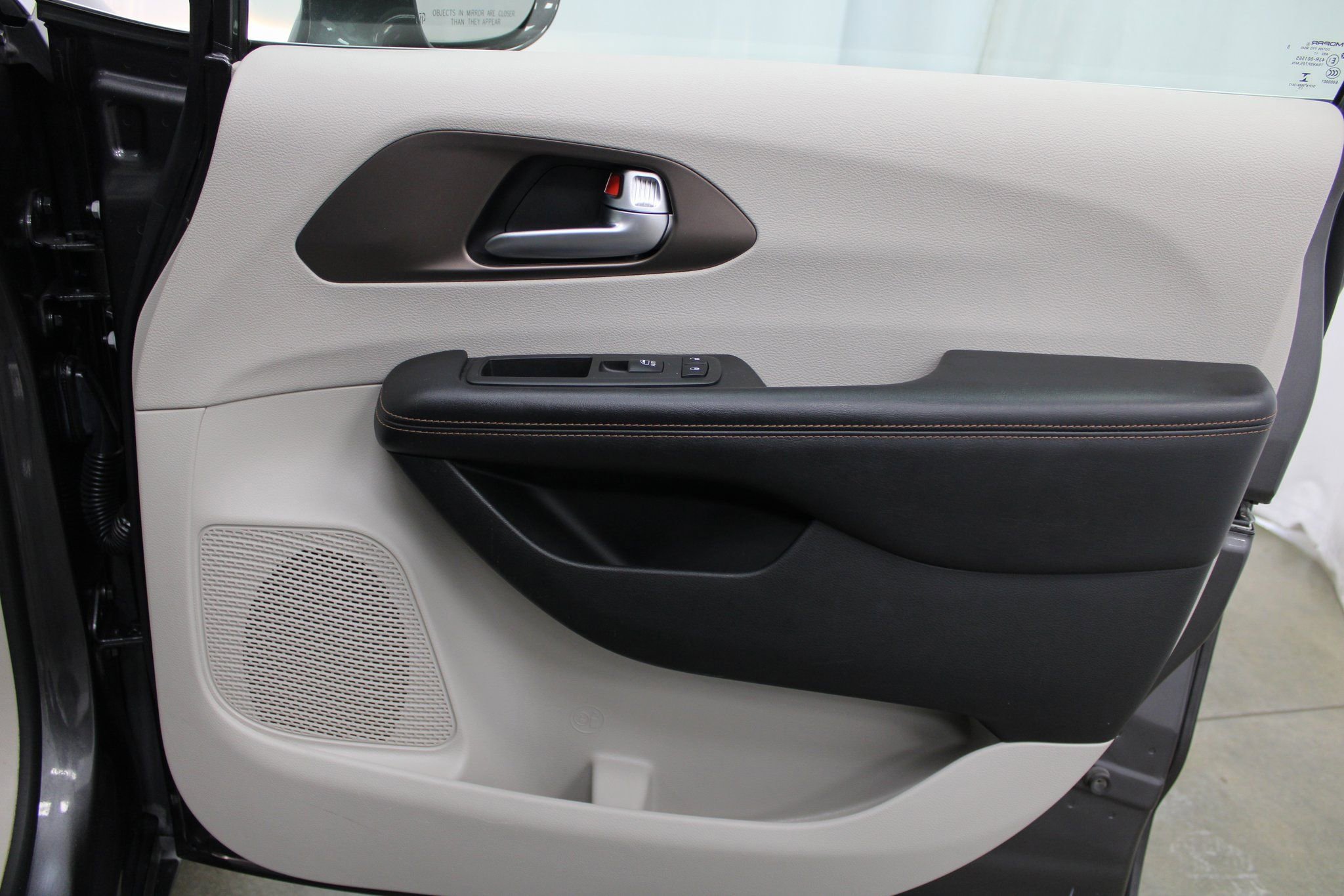 Used 2018 Chrysler Pacifica Touring Plus image 26