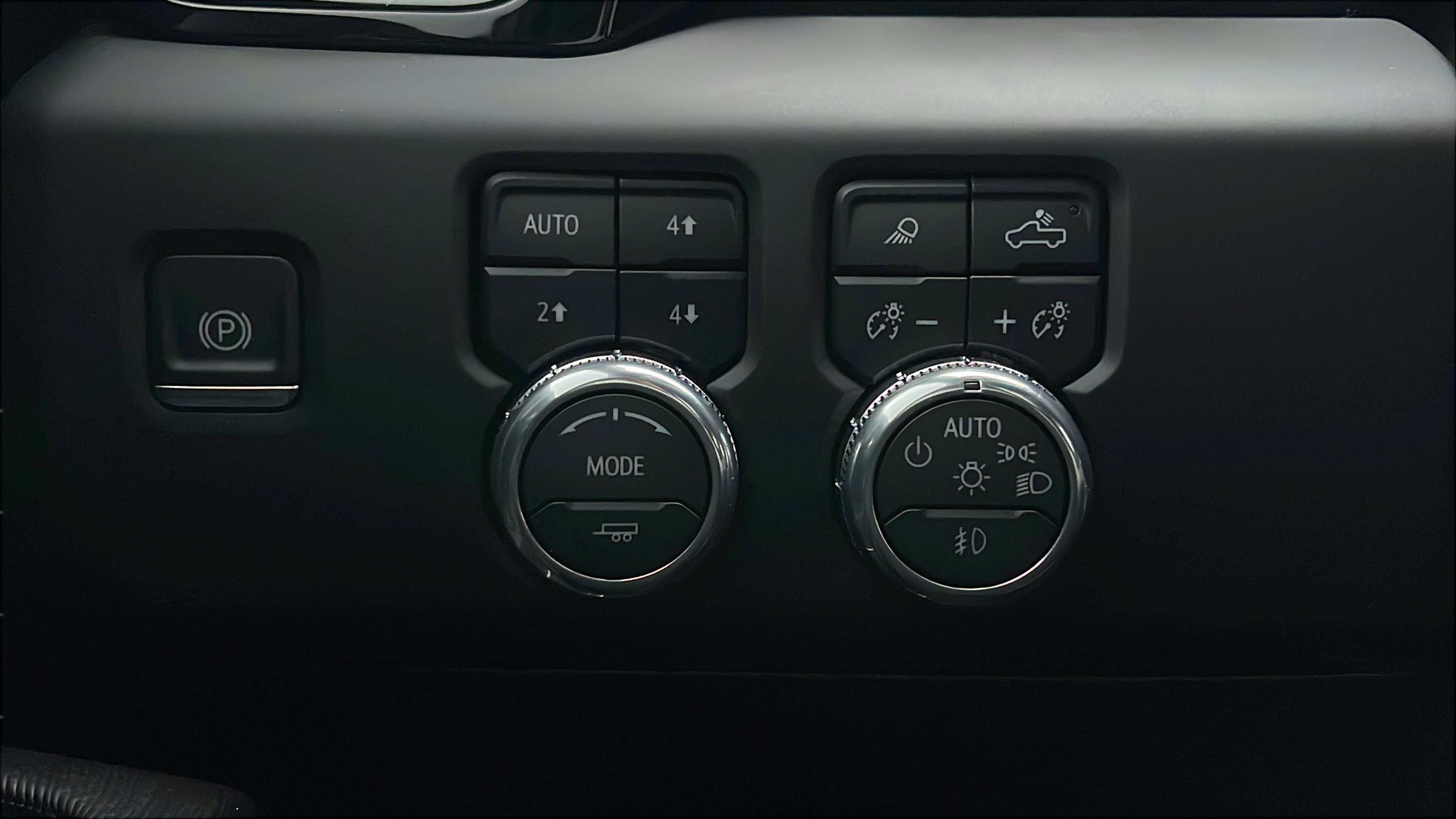 Used 2025 GMC Sierra 2500 AT4X w/ AT4X AEV Edition image 19