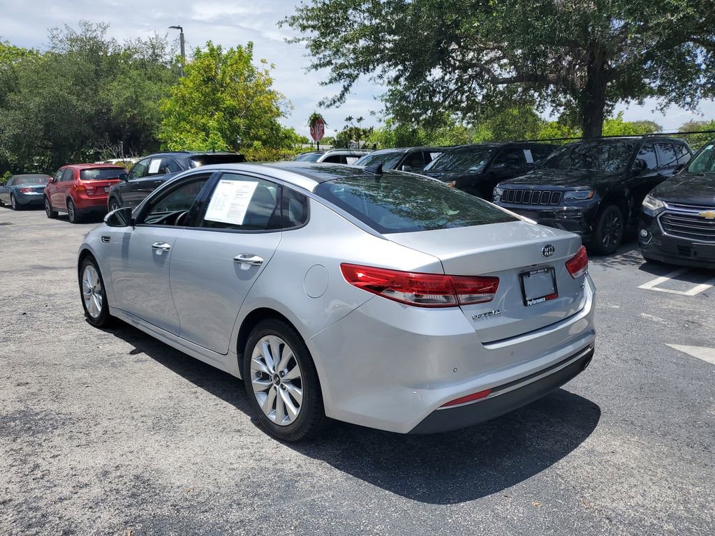 Used 2018 Kia Optima EX w/ Premium Package FWD image 4