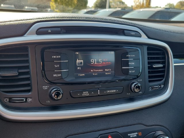 Used 2016 Kia Sorento FWD image 19