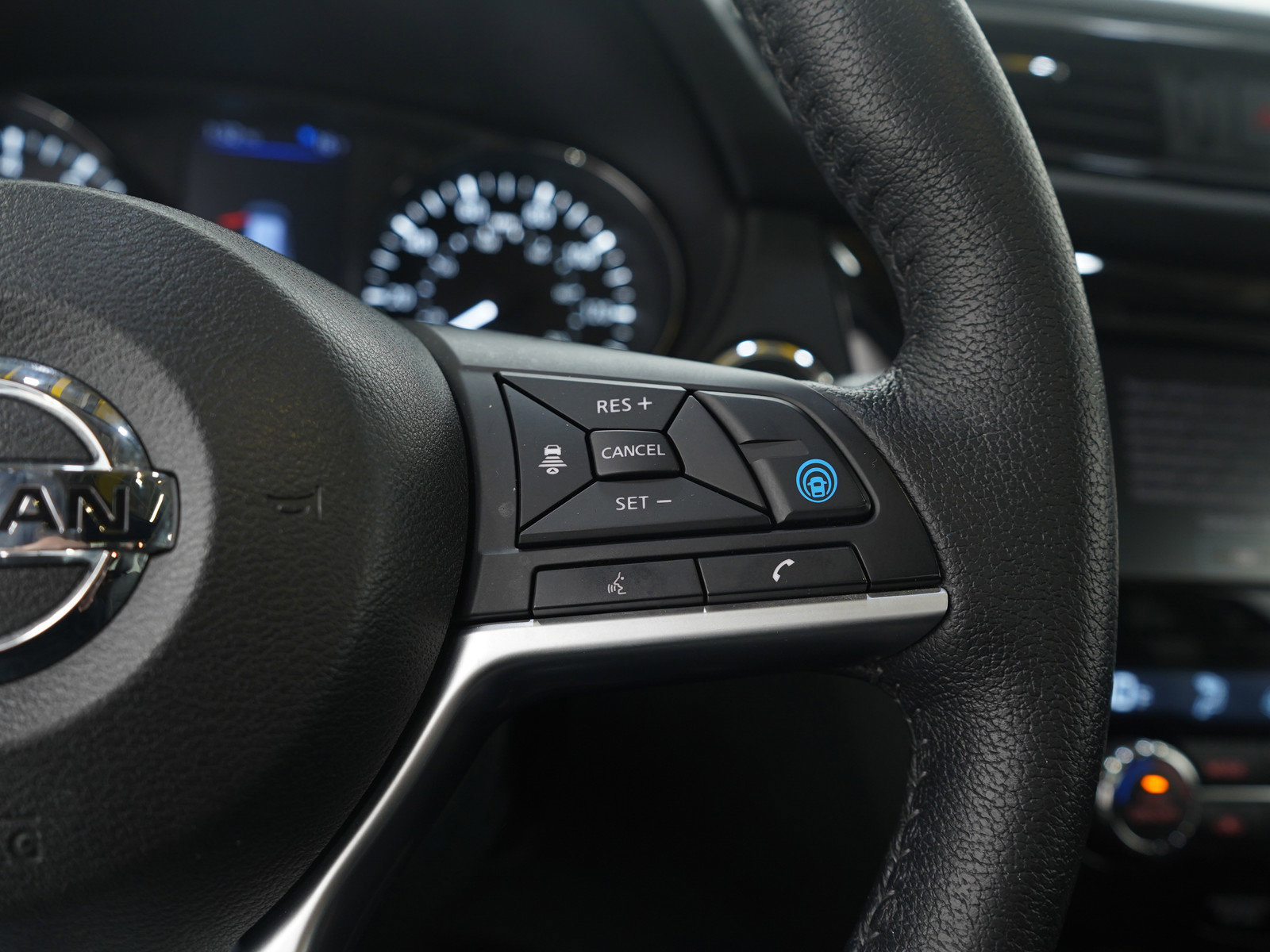 Used 2020 Nissan Rogue SL w/ Premium Package image 28