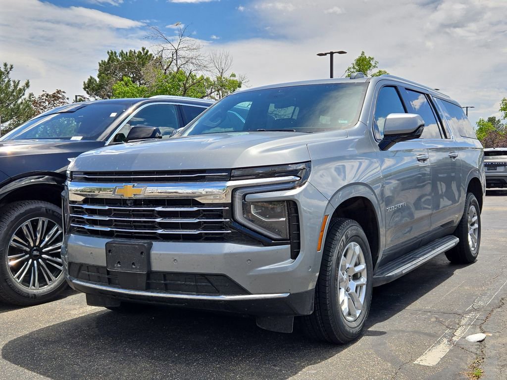Certified 2025 Chevrolet Suburban LT AWD/4WD image 1