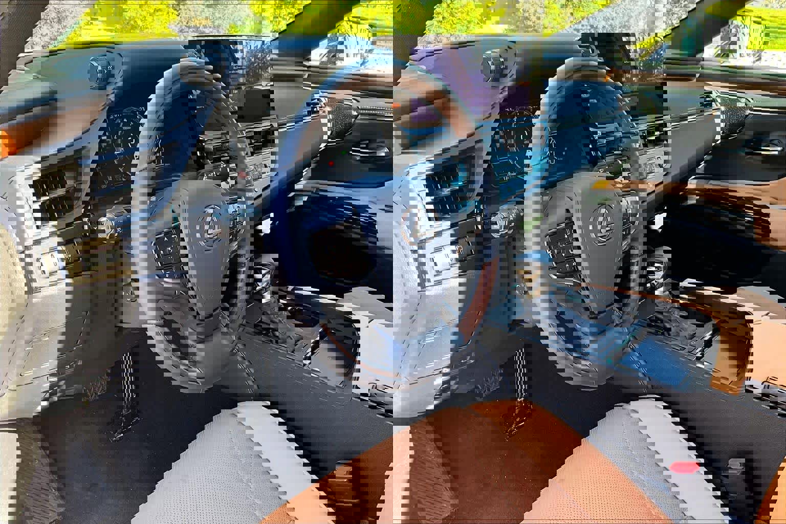 New 2025 Lexus ES 350 Ultra Luxury image 10