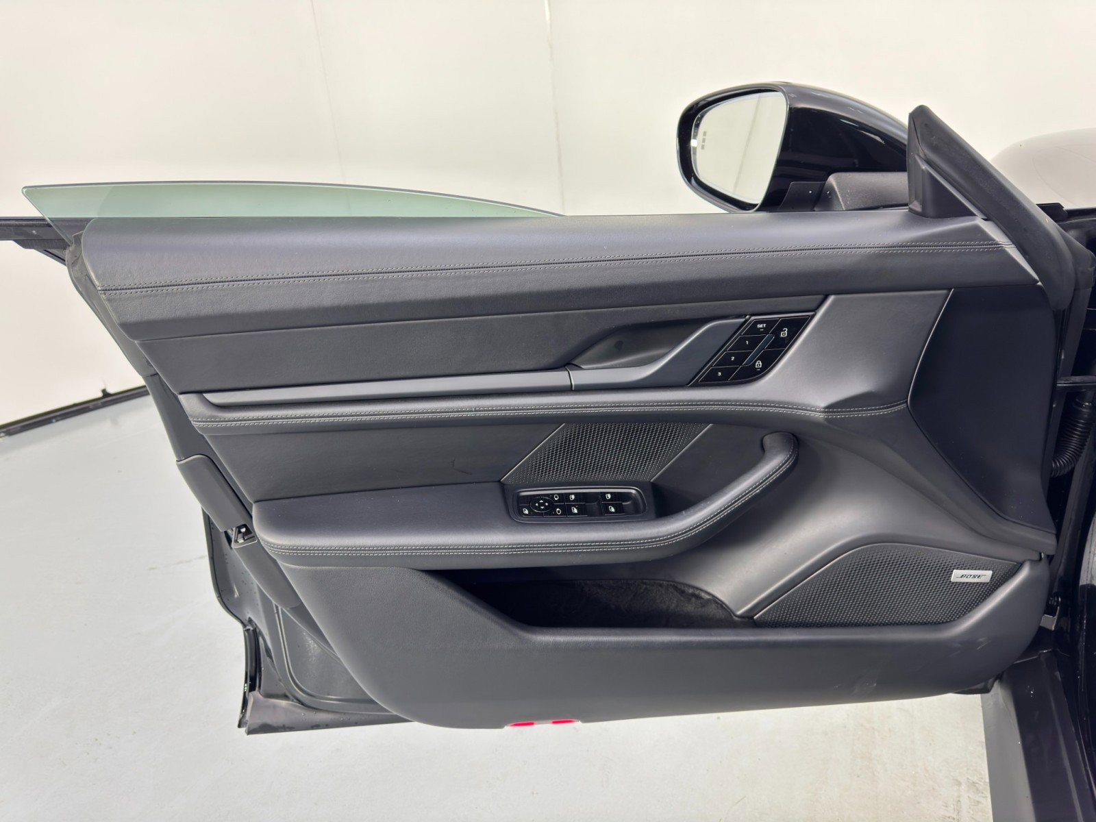 Used 2020 Porsche Taycan 4S image 44