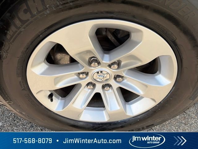 Used 2019 RAM 1500 Laramie AWD/4WD image 3