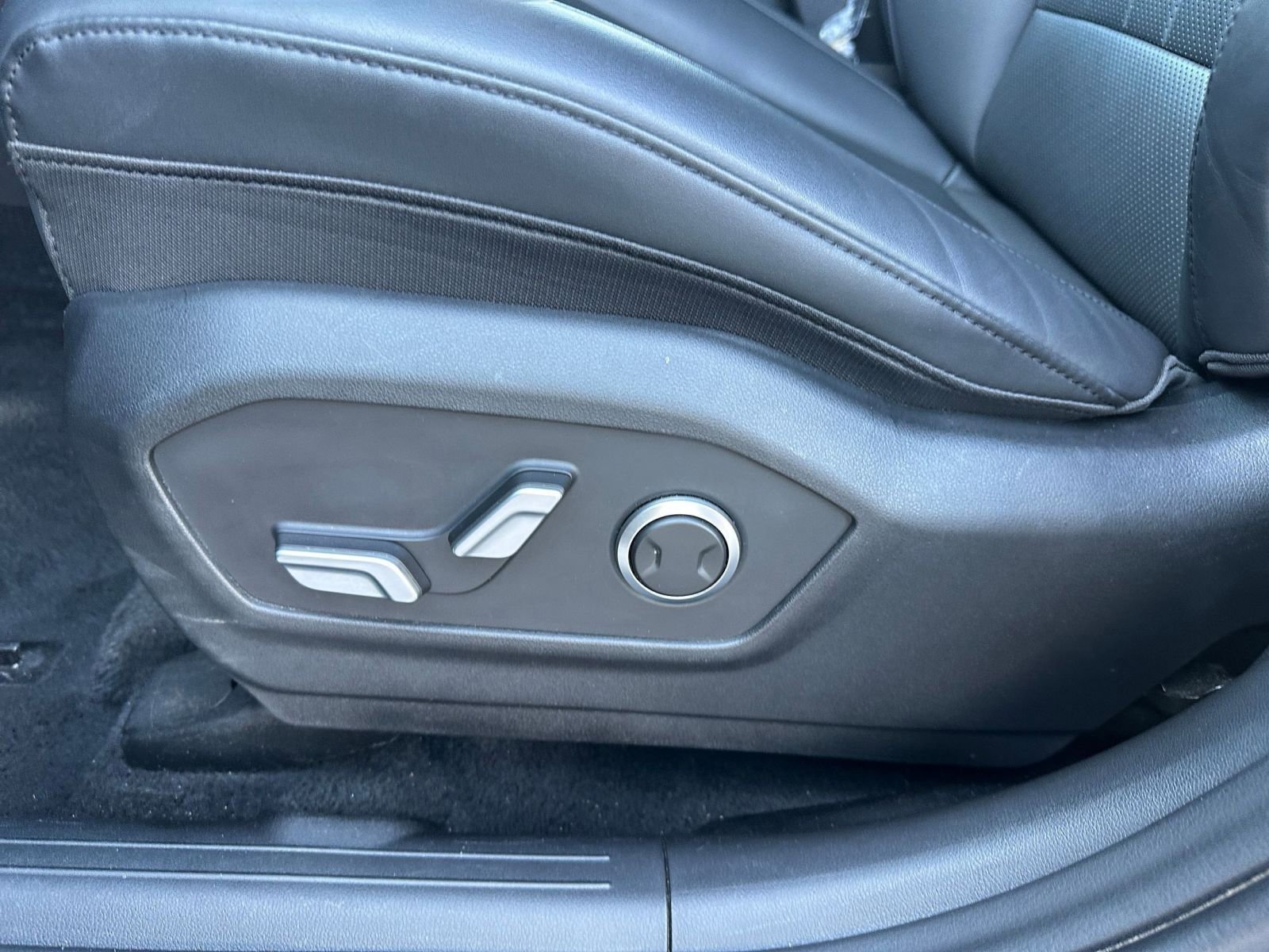 Used 2025 Hyundai Santa Fe SEL image 23