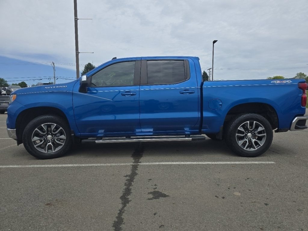 Used 2023 Chevrolet Silverado 1500 LT AWD/4WD image 16