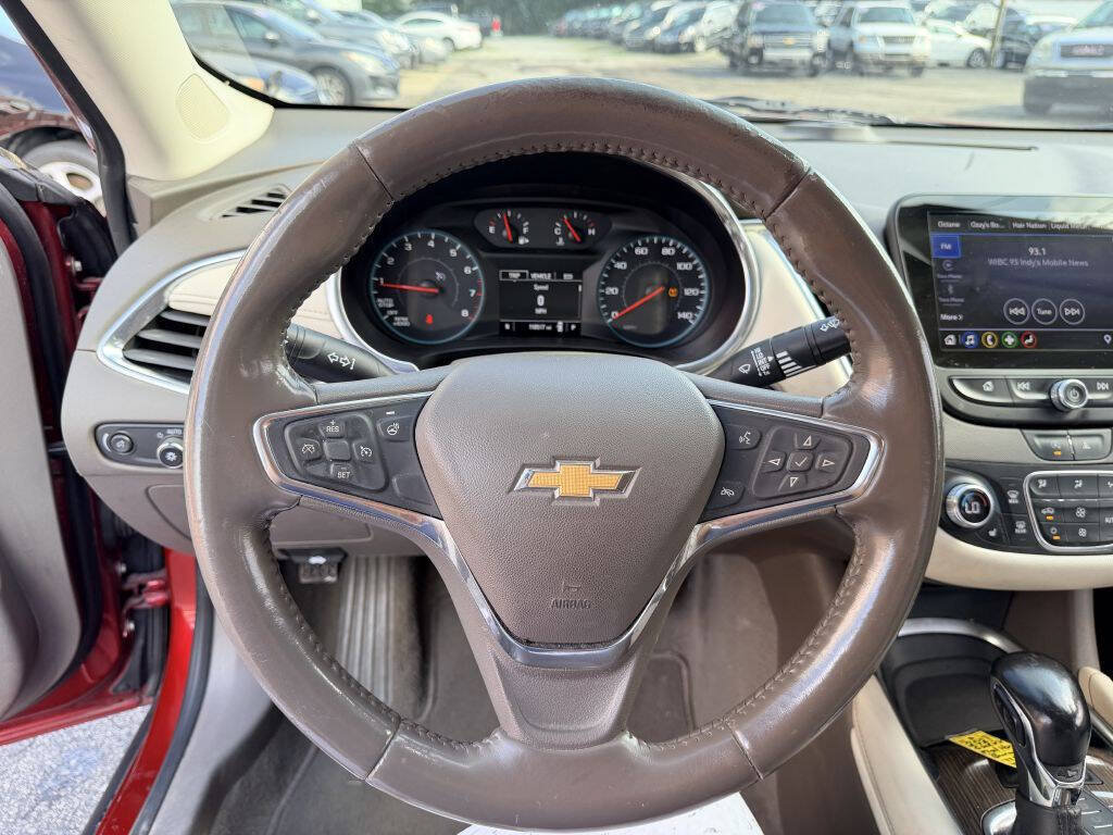 Used 2021 Chevrolet Malibu LT w/ Leather Package FWD image 9