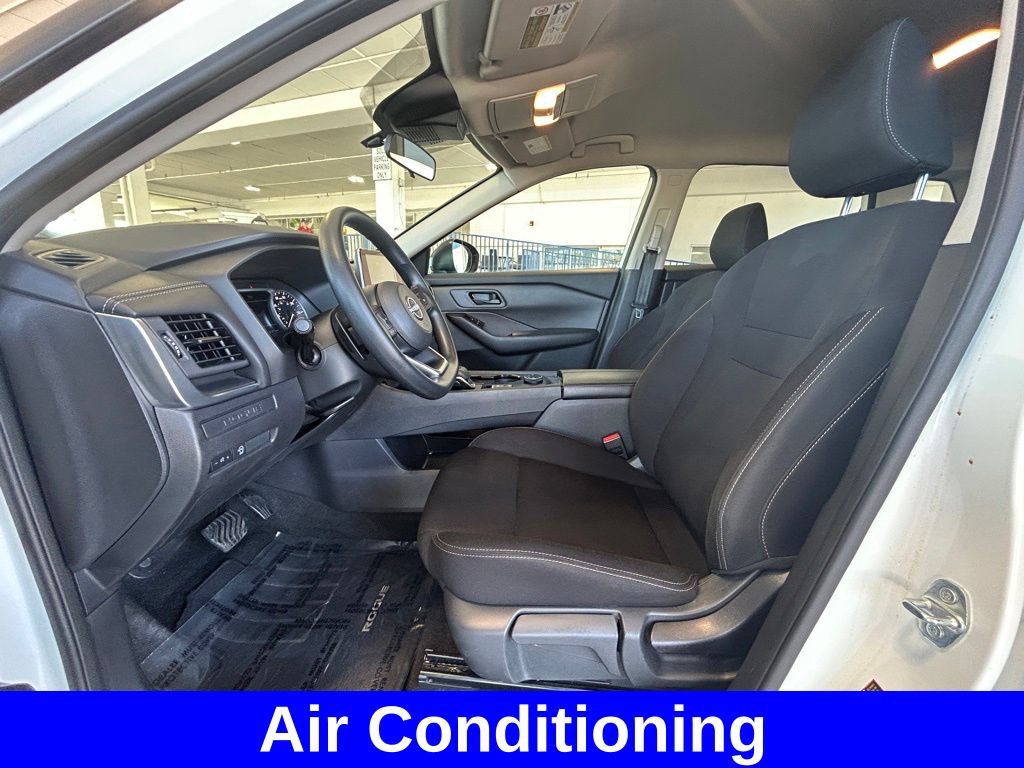 Used 2024 Nissan Rogue S AWD/4WD image 11
