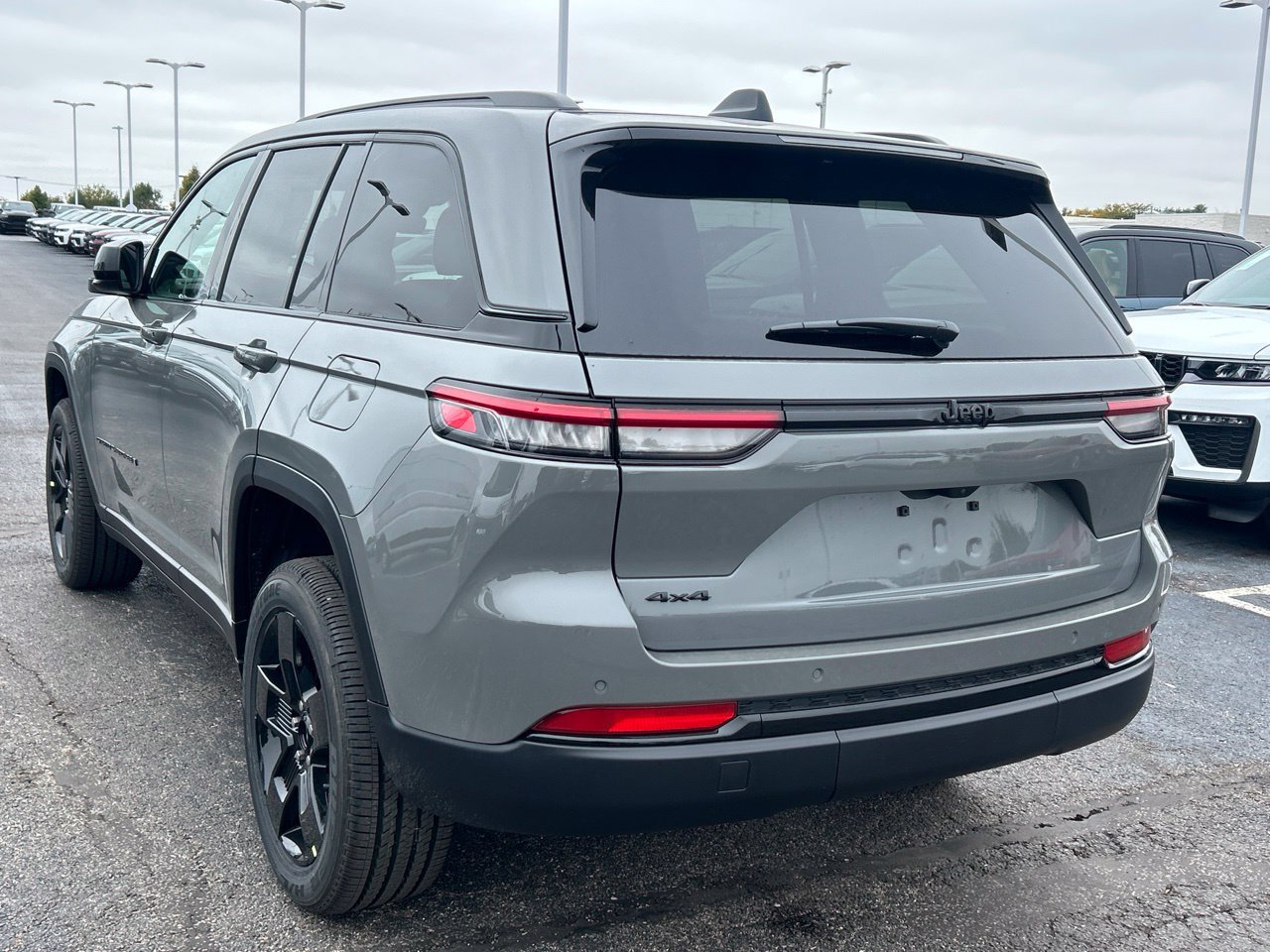 New 2027 Jeep Grand Cherokee Laredo X AWD/4WD image 5